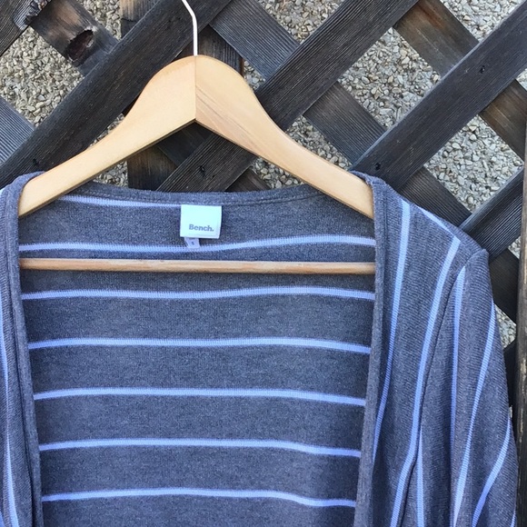 Bench gray with white stripe full length shrug oversized - Picture 2 of 9